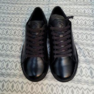 Six Hundred Four Alexander Sneakers.  Size 5.5.  NIB. Missing extra laces.